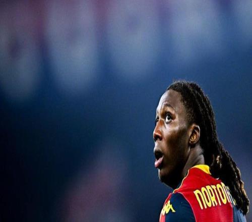 莱万助威,国家队球员,赛场上展翅,九游体育app下载,九游体育官网,九游体育官方网站,九游体育平台