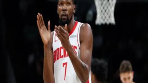 热刺击败贝里瓦尔领先，利物浦英联杯0-1暂时落后